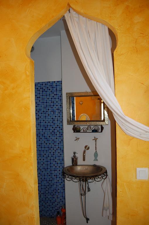 Maison d'Hôtes Le Mas de Lila Vers-Pont-du-Gard Quarto foto